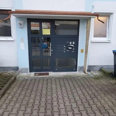 2: Einfache 1-zimmer In Apartament *
